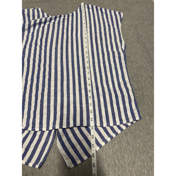 Women's L / XL Blouse Seersucker Twisted Back Sleeveless White Blue Stripes - Picture 2 of 5
